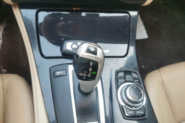 Used BMW 5 Series 2011 523Li Leading Model Gear Lever
