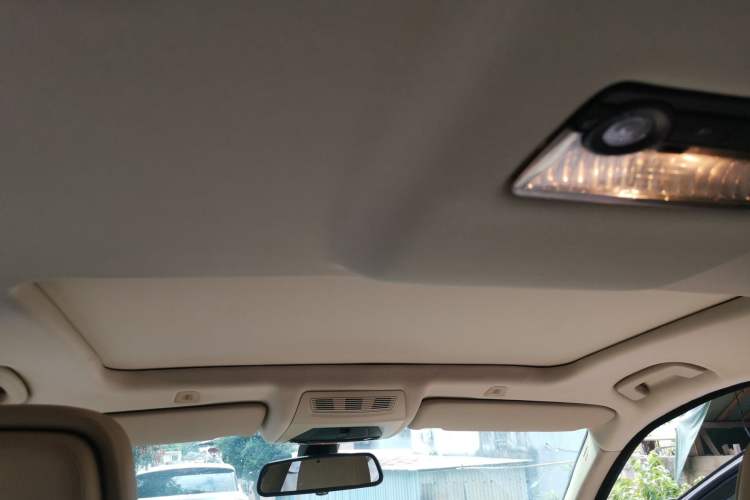 Used BMW 5 Series 2011 523Li Luxury Model Headliner