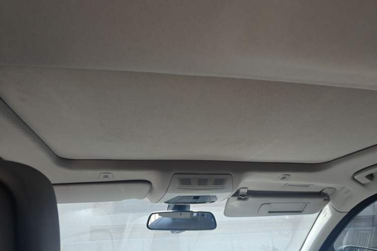 Used BMW 5 Series 2011 523Li Luxury Model Headliner