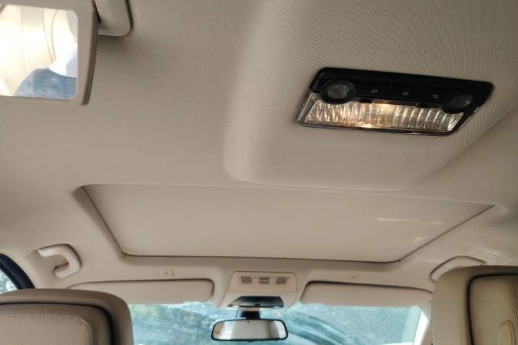 Used BMW 5 Series 2011 523Li Luxury Model Headliner