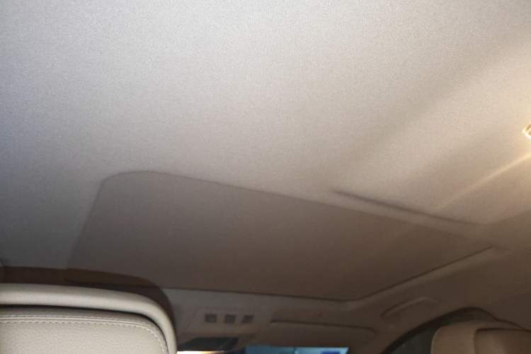 Used BMW 5 Series 2011 523i Leading Model Headliner