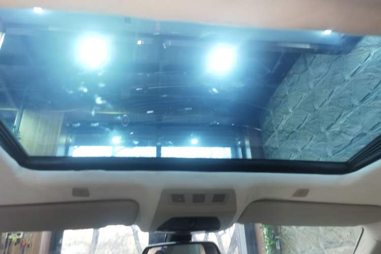 Used BMW 5 Series 2011 523Li Leading Model Headliner