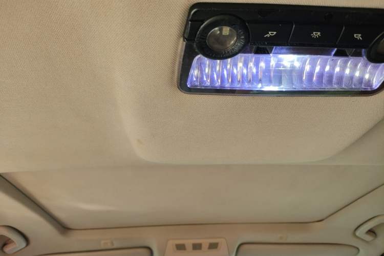 Used BMW 5 Series 2011 523Li Luxury Model Headliner