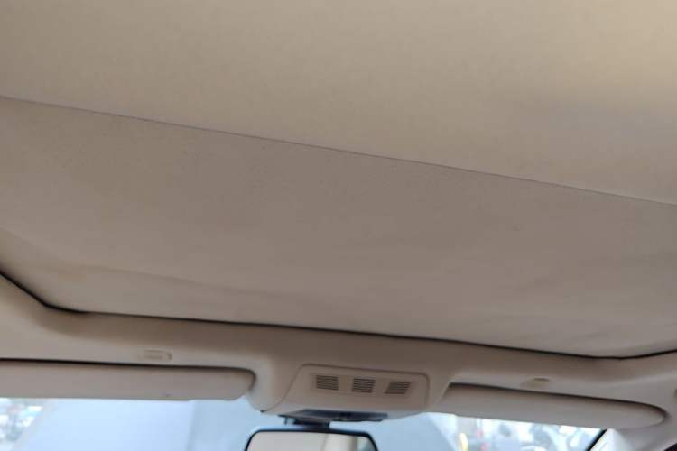 Used BMW 5 Series 2011 523Li Leading Model Headliner