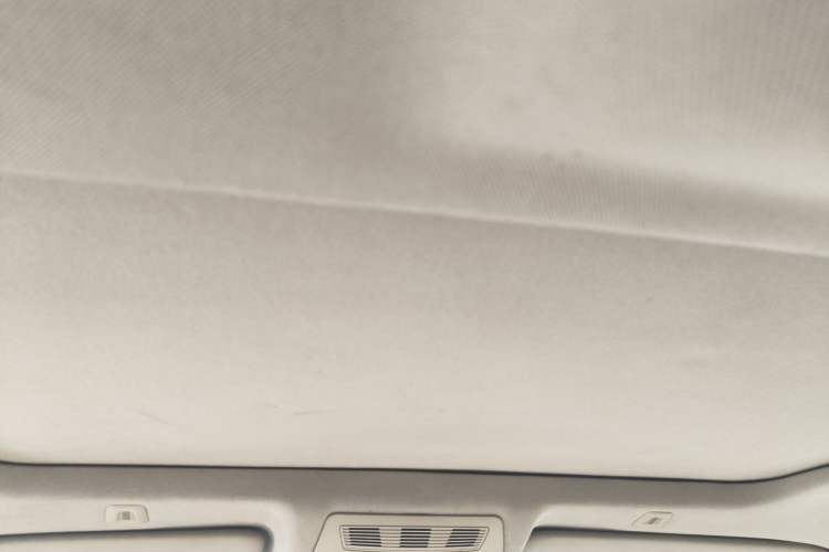 Used BMW 5 Series 2011 535i xDrive Luxury Edition Headliner