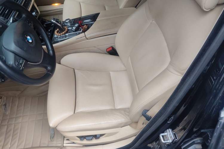 Used BMW 5 Series 2011 535i Luxury Sport Edition Left Front Seat