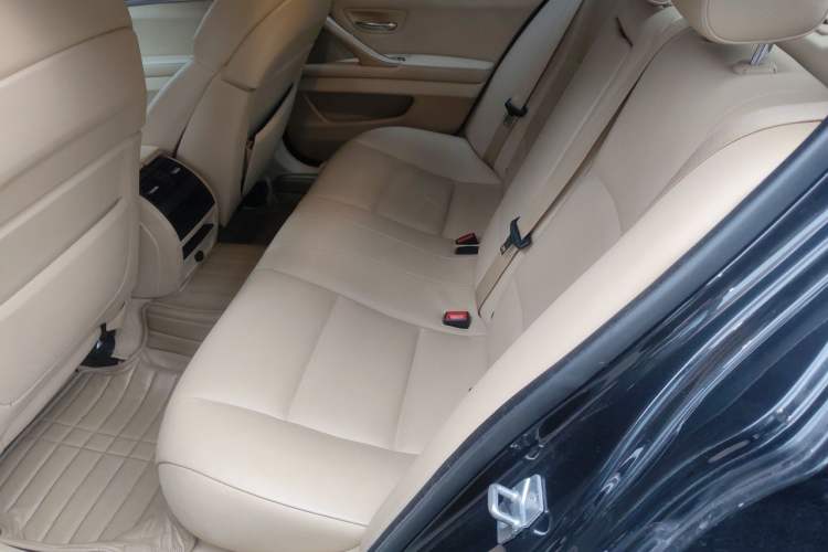 Used BMW 5 Series 2011 535i Luxury Sport Edition Left Rear Seat