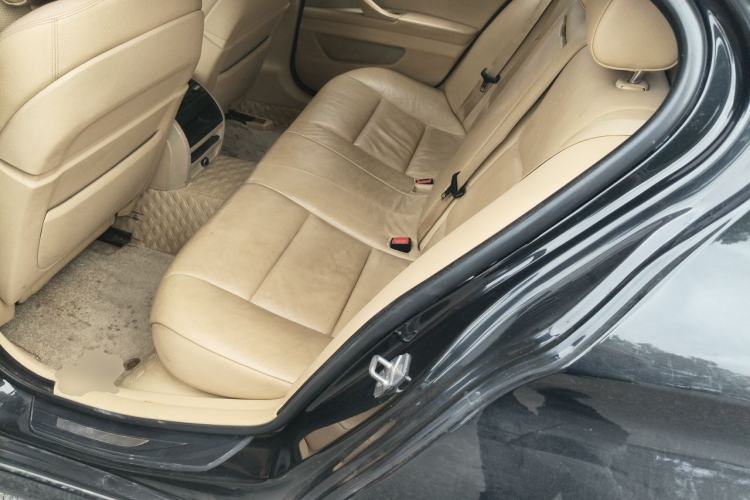 Used BMW 5 Series 2011 535i xDrive Luxury Edition Left Rear Seat