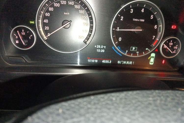 Used BMW 5 Series 2011 523Li Leading Model Odometer Close Up
