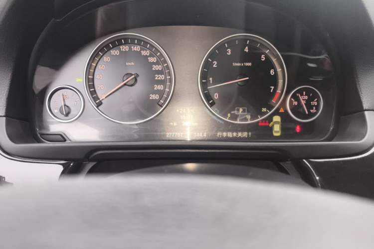Used BMW 5 Series 2011 535i Sport Edition Odometer Close Up