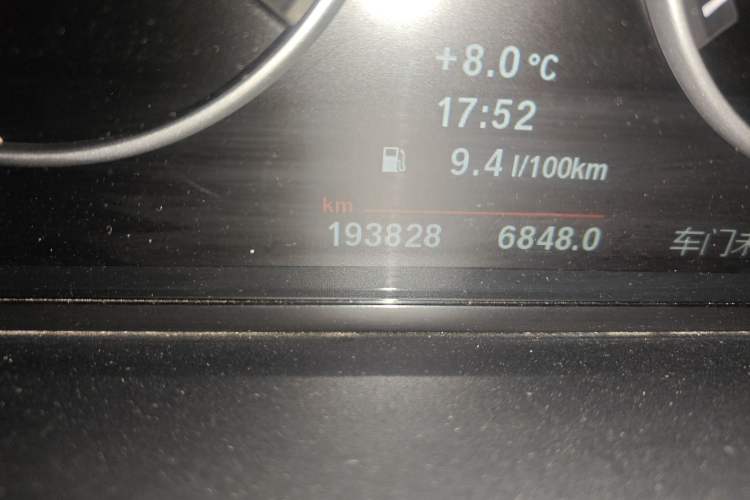 Used BMW 5 Series 2011 523Li Luxury Model Odometer Close Up