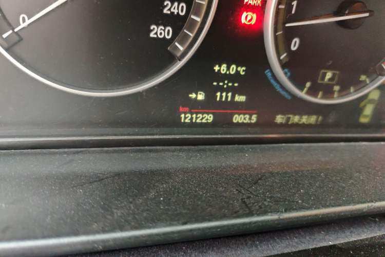 Used BMW 5 Series 2011 520Li Elegant Model Odometer Close Up