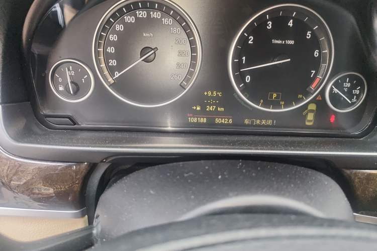 Used BMW 5 Series 2011 523Li Luxury Model Odometer Close Up