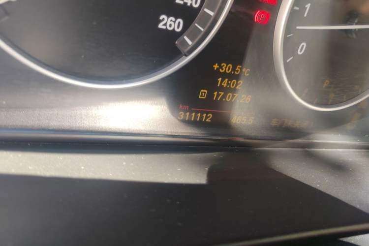 Used BMW 5 Series 2011 535i Luxury Sport Edition Odometer Close Up