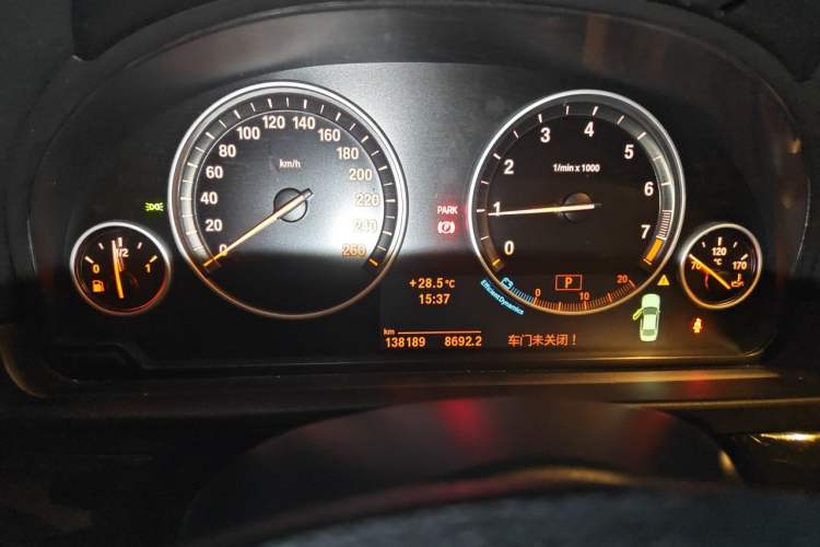 Used BMW 5 Series 2011 523i Leading Model Odometer Close Up