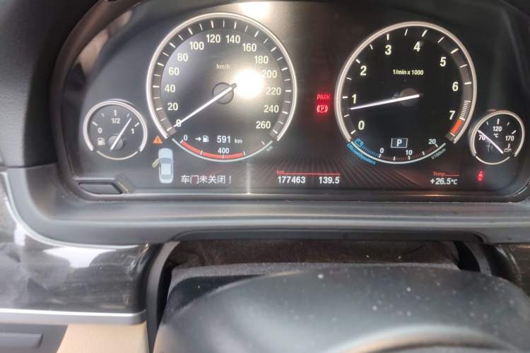 Used BMW 5 Series 2011 535i Luxury Sport Edition Odometer Close Up