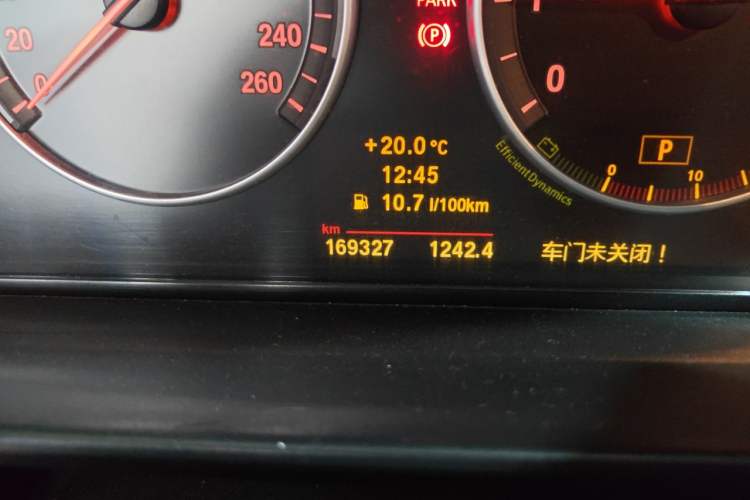 Used BMW 5 Series 2011 523Li Luxury Model Odometer Close Up