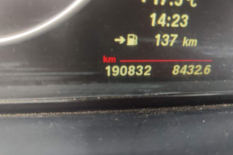 Used BMW 5 Series 2011 535Li Leading Model Odometer Close Up