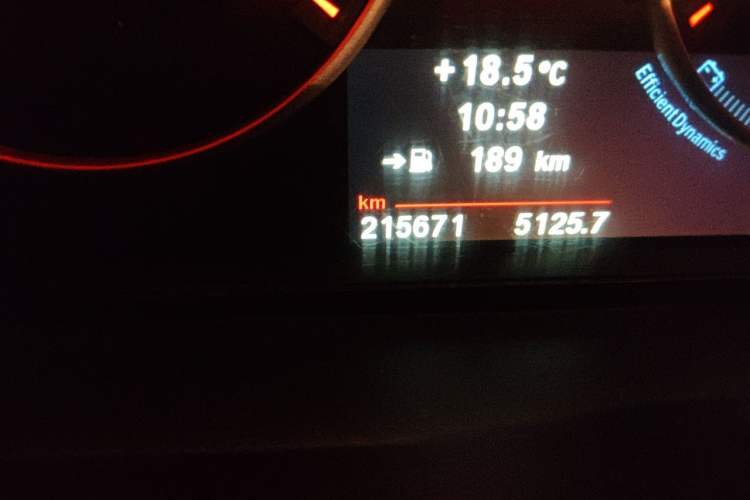 Used BMW 5 Series 2011 520Li Elegant Model Odometer Close Up