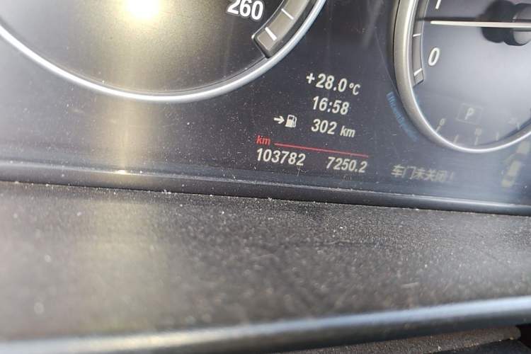 Used BMW 5 Series 2011 523Li Leading Model Odometer Close Up