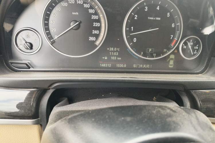 Used BMW 5 Series 2011 535i xDrive Luxury Edition Odometer Close Up