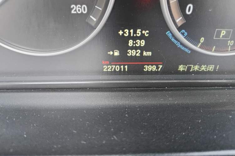 Used BMW 5 Series 2011 523Li Leading Model Odometer Close Up