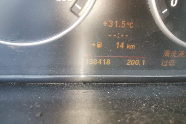 Used BMW 5 Series 2011 523Li Leading Model Odometer Close Up