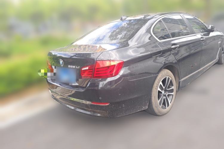 Used BMW 5 Series 2011 528Li Luxury Model Rear Right 45 Deg
