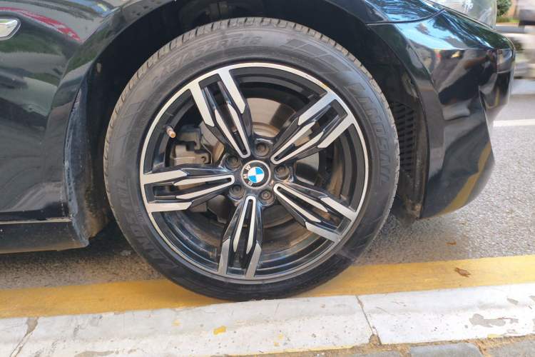 Used BMW 5 Series 2011 523Li Leading Model Right Front Wheel Hub