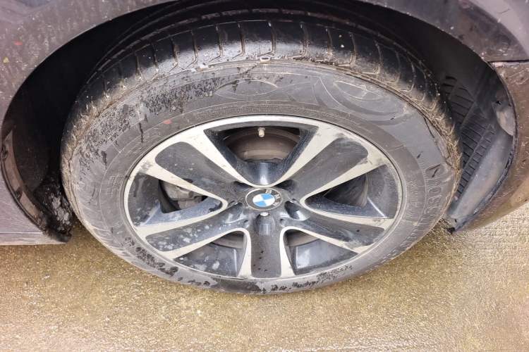Used BMW 5 Series 2011 528Li Luxury Model Right Front Wheel Hub