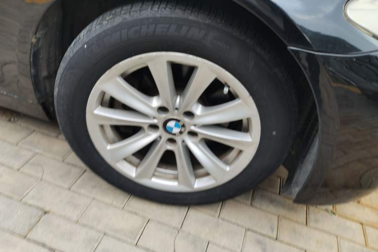 Used BMW 5 Series 2011 523Li Leading Model Right Front Wheel Hub