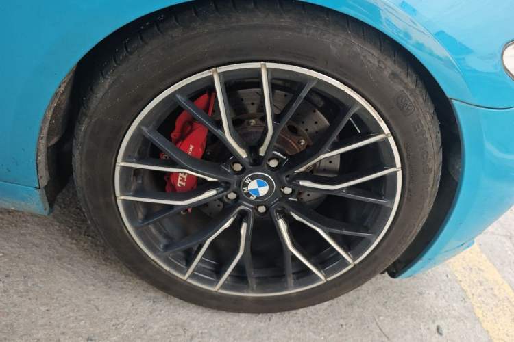 Used BMW 5 Series 2011 523Li Luxury Model Right Front Wheel Hub