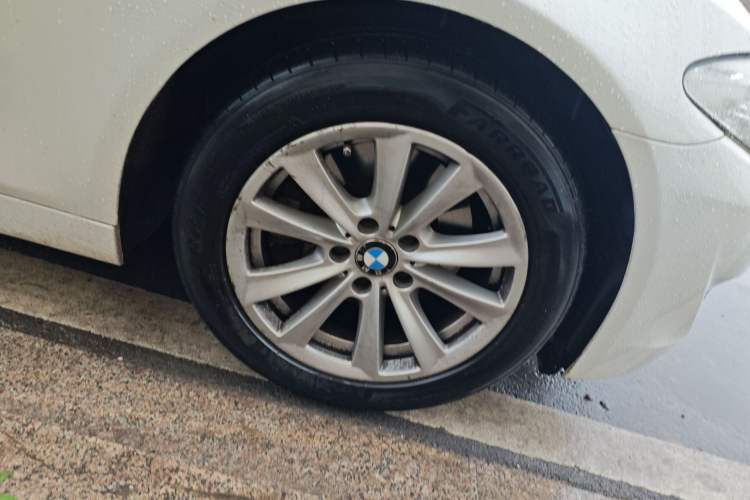 Used BMW 5 Series 2011 520Li Elegant Model Right Front Wheel Hub