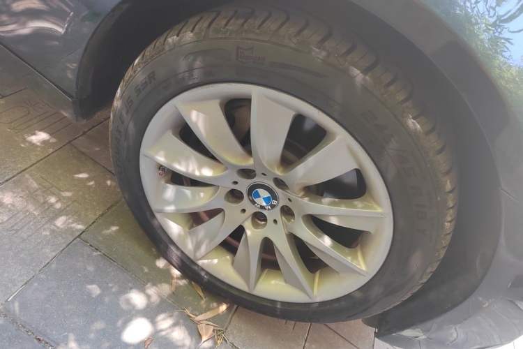 Used BMW 5 Series 2011 535i Luxury Sport Edition Right Front Wheel Hub
