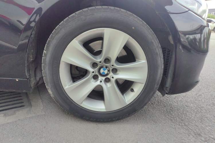 Used BMW 5 Series 2011 528Li Leading Model Right Front Wheel Hub