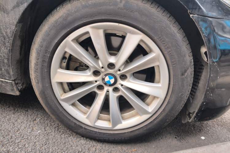 Used BMW 5 Series 2011 520Li Elegant Model Right Front Wheel Hub