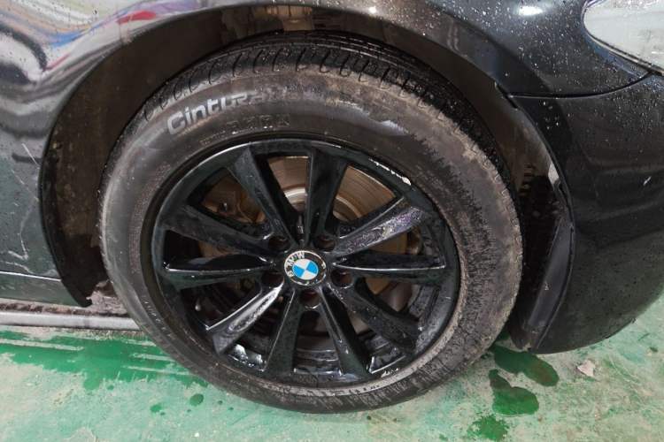 Used BMW 5 Series 2011 523Li Luxury Model Right Front Wheel Hub