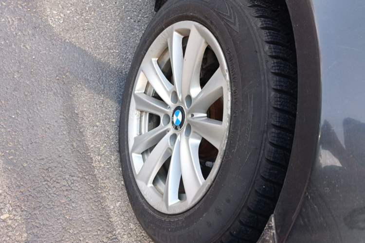 Used BMW 5 Series 2011 523Li Leading Model Right Front Wheel Hub