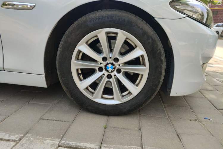 Used BMW 5 Series 2011 523Li Luxury Model Right Front Wheel Hub