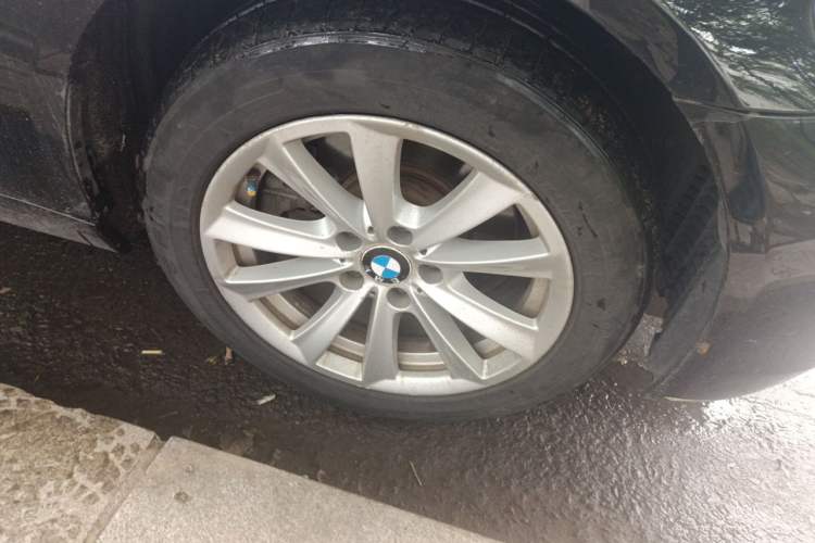 Used BMW 5 Series 2011 523Li Leading Model Right Front Wheel Hub