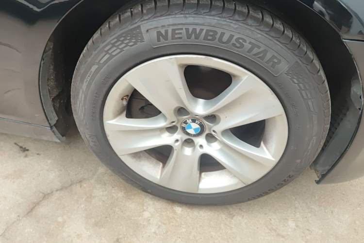 Used BMW 5 Series 2011 528Li Leading Model Right Front Wheel Hub