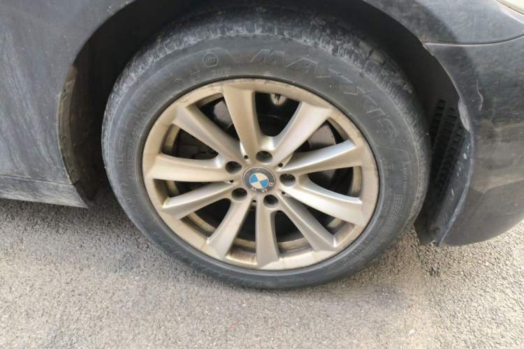 Used BMW 5 Series 2011 520Li Elegant Model Right Front Wheel Hub