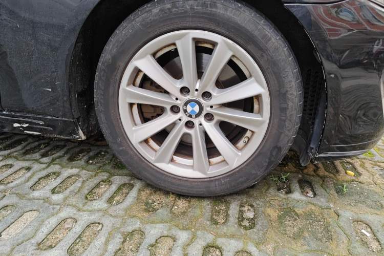 Used BMW 5 Series 2011 523Li Leading Model Right Front Wheel Hub