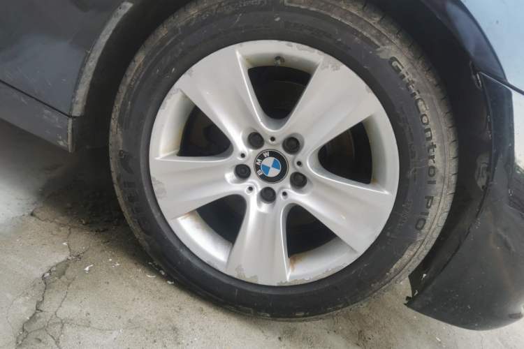 Used BMW 5 Series 2011 523Li Leading Model Right Front Wheel Hub