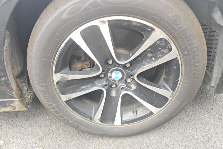 Used BMW 5 Series 2011 528Li Luxury Model Right Front Wheel Hub