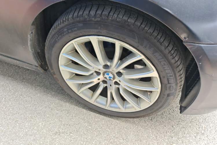 Used BMW 5 Series 2011 523Li Luxury Model Right Front Wheel Hub