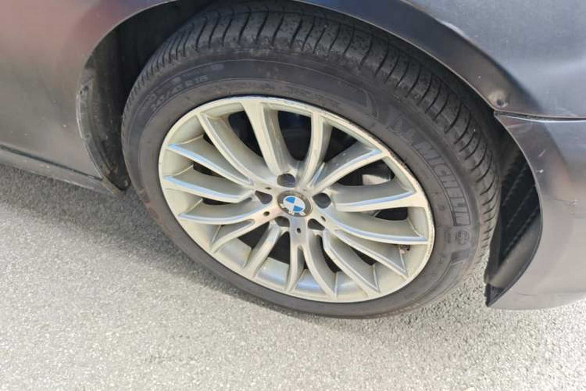 Used BMW 5 Series 2011 523Li Luxury Model Right Front Wheel Hub