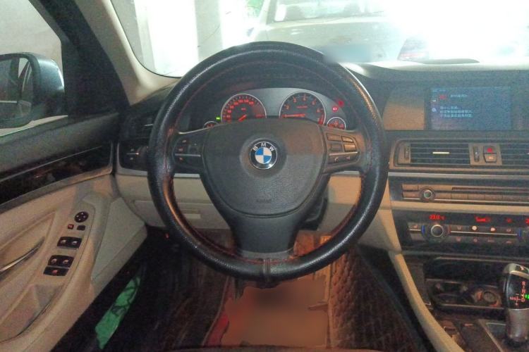 Used BMW 5 Series 2011 523Li Leading Model Steering Wheel
