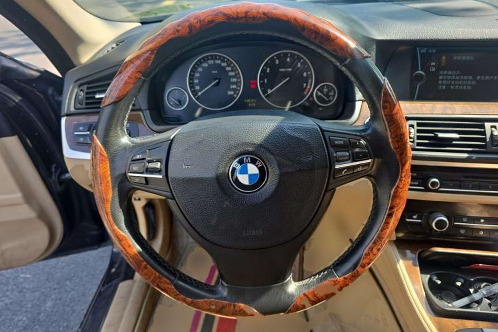 Used BMW 5 Series 2011 528Li Luxury Model Steering Wheel