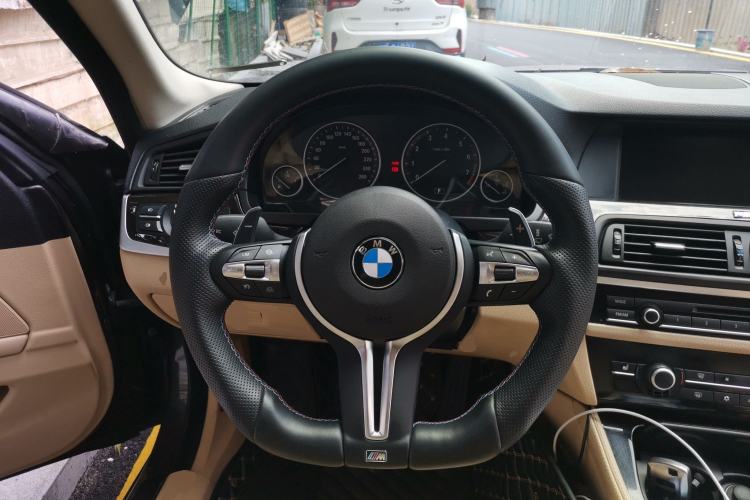 Used BMW 5 Series 2011 523Li Luxury Model Steering Wheel